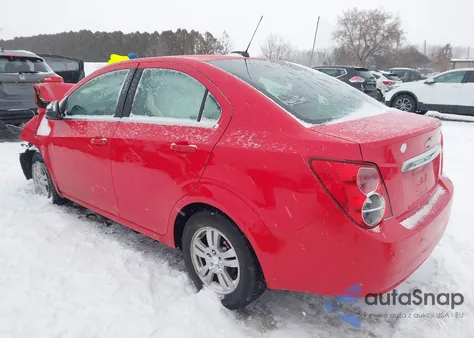 2015 Chevrolet Sonic Lt Auto из США, поврежденный, VIN 1G1JC5SG0F4212605